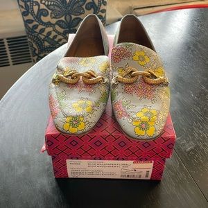 GUC w/ box Tory Burch Jessa Floral-Print Horse Bit Loafers (in “wallpaper”)